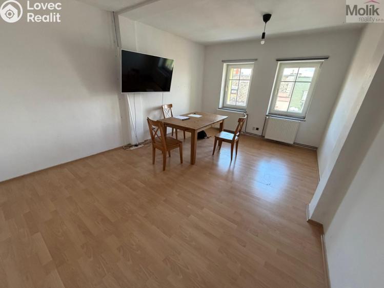 Prodej bytu 4+1 Chomutov, Školní č. 4