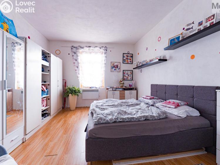 Sale multi-gen house Luby, Chebská č. 9