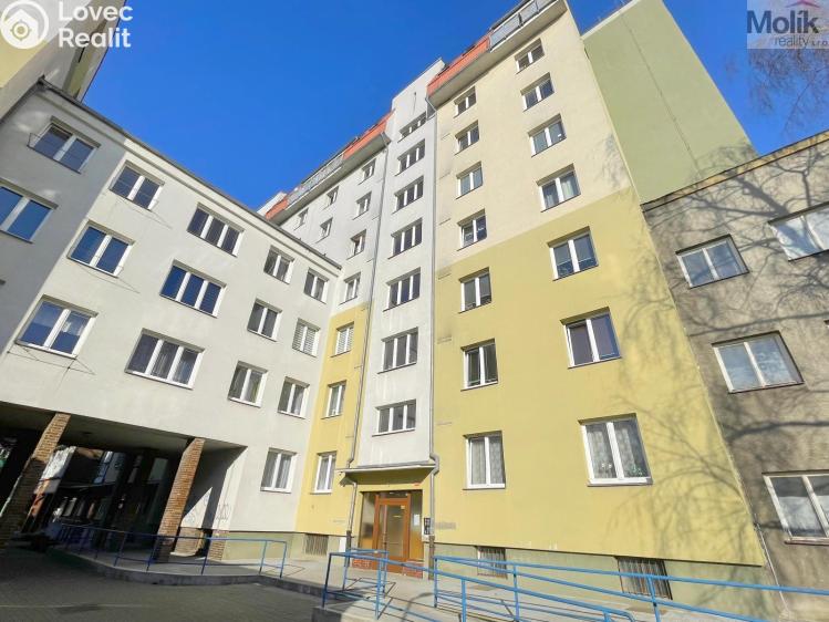 Prodej bytu 2+1 Louny, Tyršovo nám. č. 1