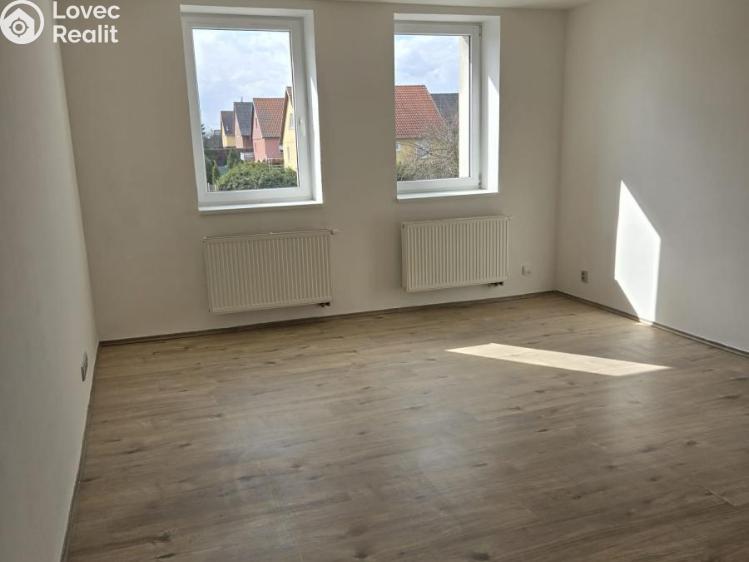 Rent apartment 3+1 Lom, nám. Republiky č. 4