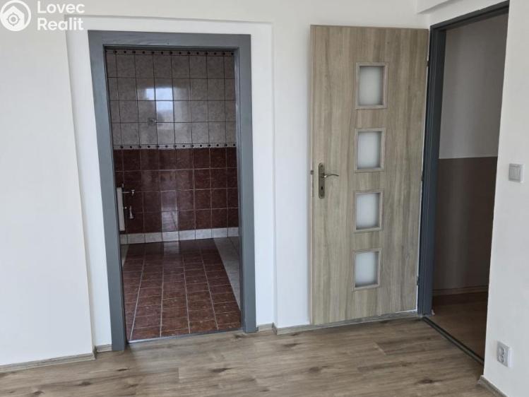 Rent apartment 3+1 Lom, nám. Republiky č. 9