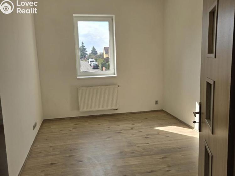 Rent apartment 3+1 Lom, nám. Republiky č. 18