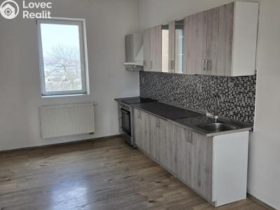 Rent apartment 3+1 Lom, nám. Republiky č. 2