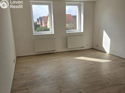 Rent apartment 3+1 Lom, nám. Republiky č. 4