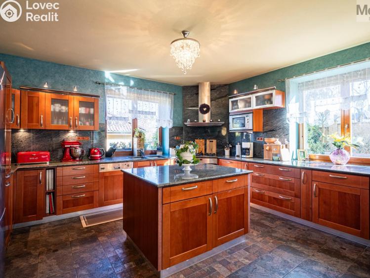 Sale family house Lužice č. 8