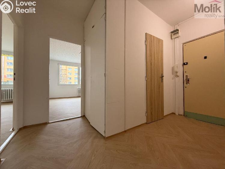 Rent apartment 2+1 Bílina, Sídliště Za Chlumem č. 9