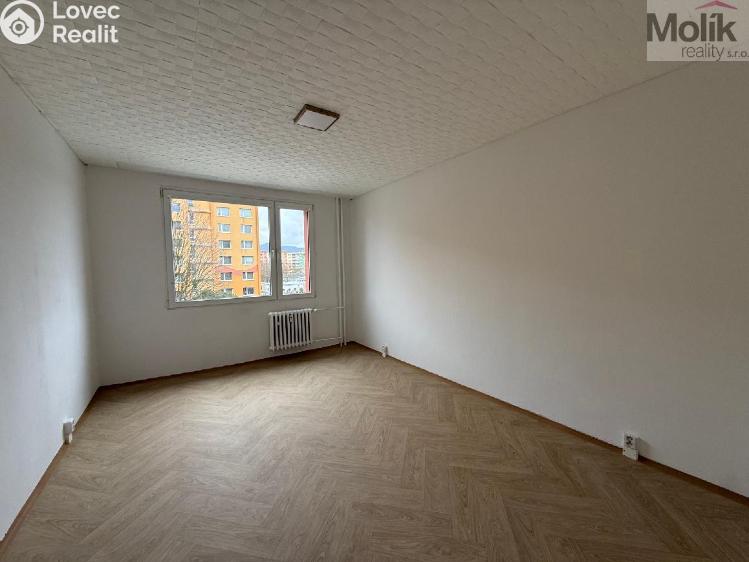Rent apartment 2+1 Bílina, Sídliště Za Chlumem č. 10