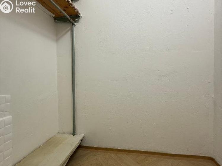 Rent apartment 2+1 Bílina, Sídliště Za Chlumem č. 14