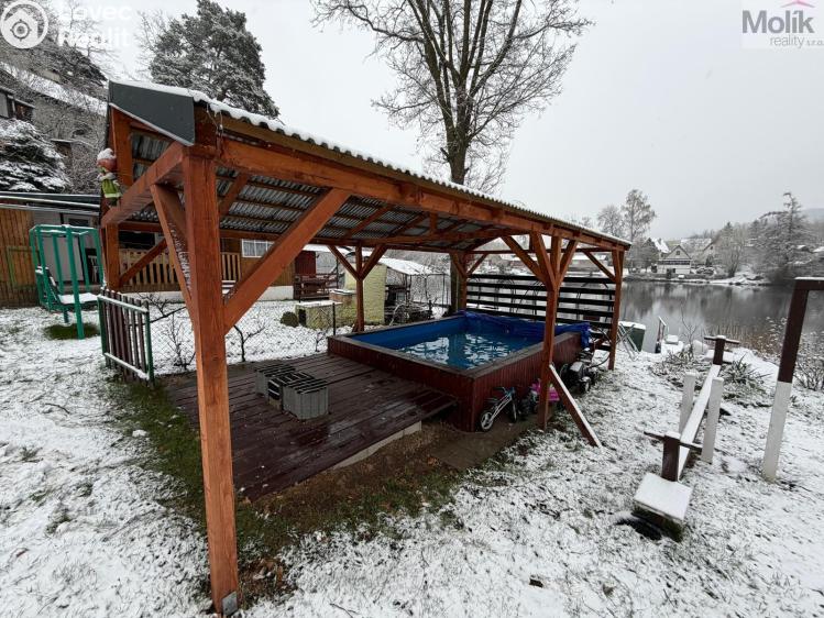 Sale hut Klášterec nad Ohří, Mariánské údolí č. 17