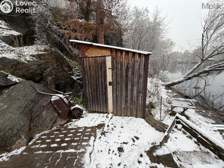 Sale hut Klášterec nad Ohří, Mariánské údolí č. 18