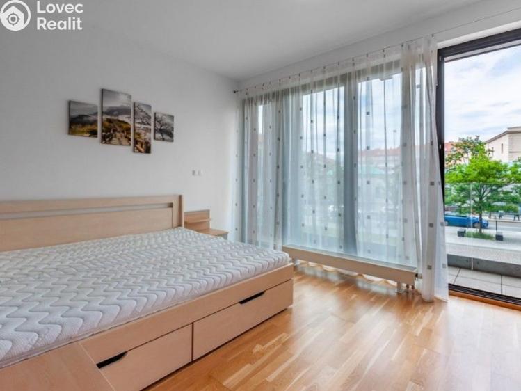Pronájem bytu 2+KK Praha, Korunní č. 4