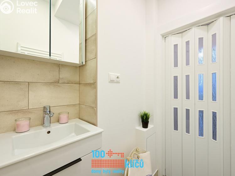 Sale apartment 2+1 Praha, Podhorská č. 17