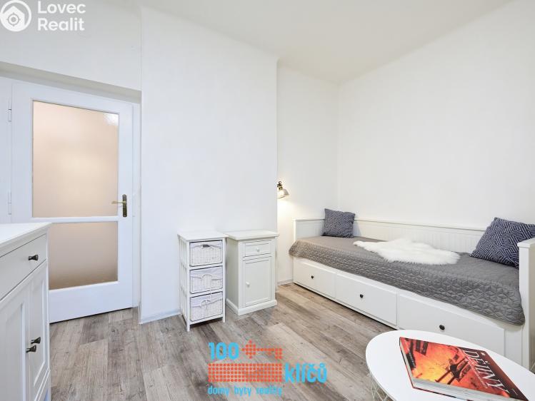 Sale apartment 2+1 Praha, Podhorská č. 20