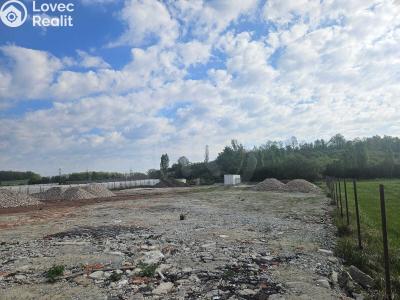 Prodej komerčního pozemku Úsilné č. 1