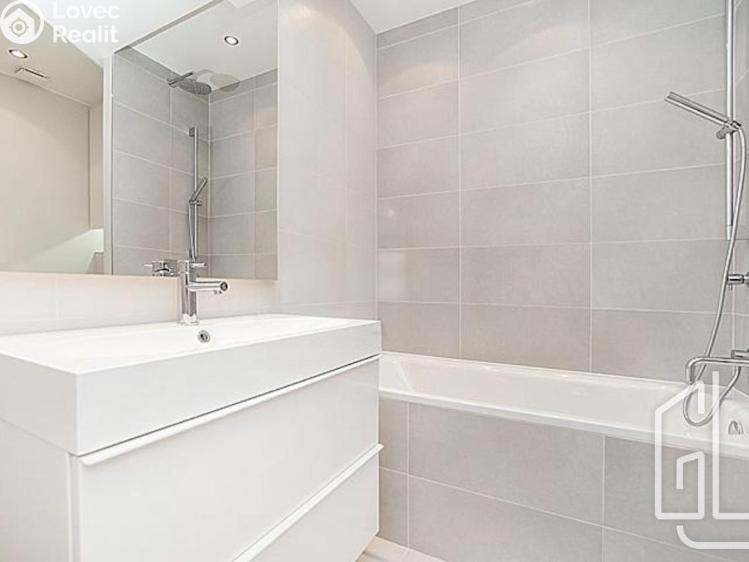 Pronájem bytu 3+KK Praha, Egyptská č. 3