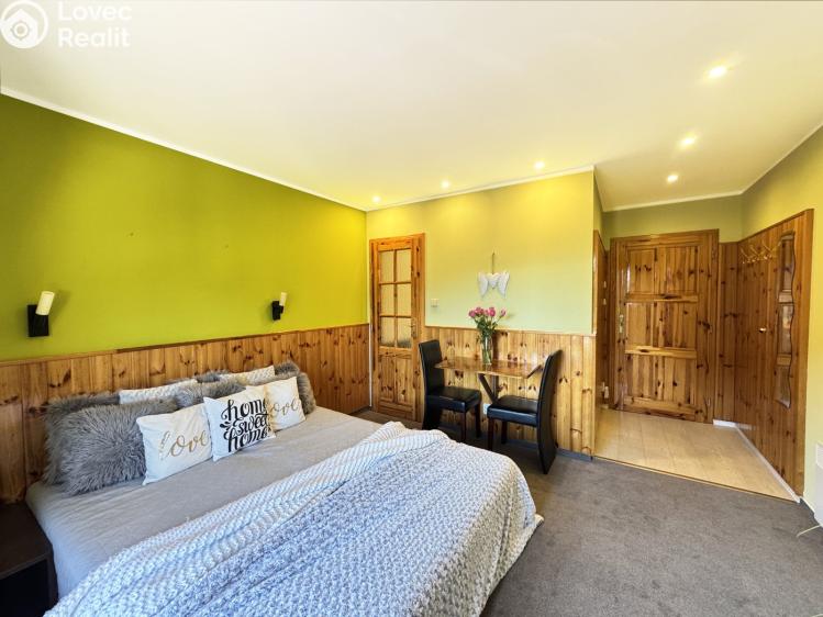 Prodej ubytovacího zařízení Kubova Huť č. 12