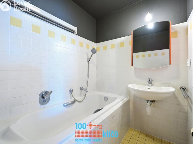 Pronájem bytu 2+1 Praha, Nepilova 903/3 č. 8