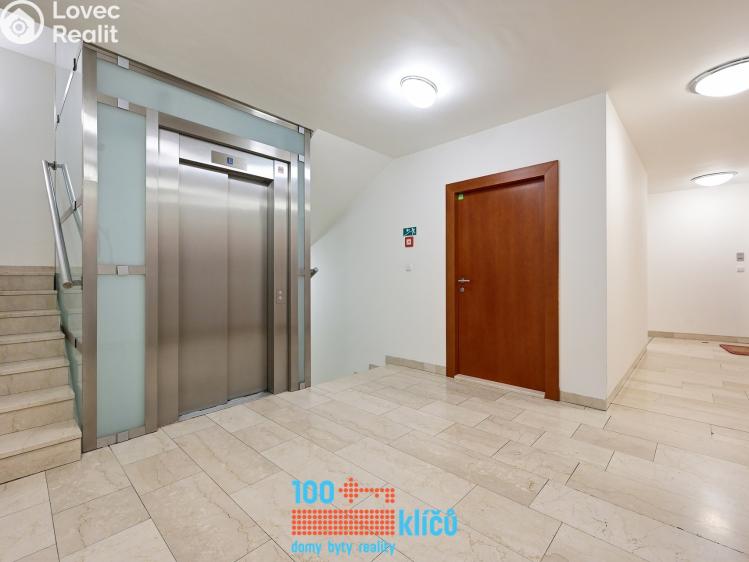 Pronájem bytu 2+1 Praha, Nepilova 903/3 č. 11