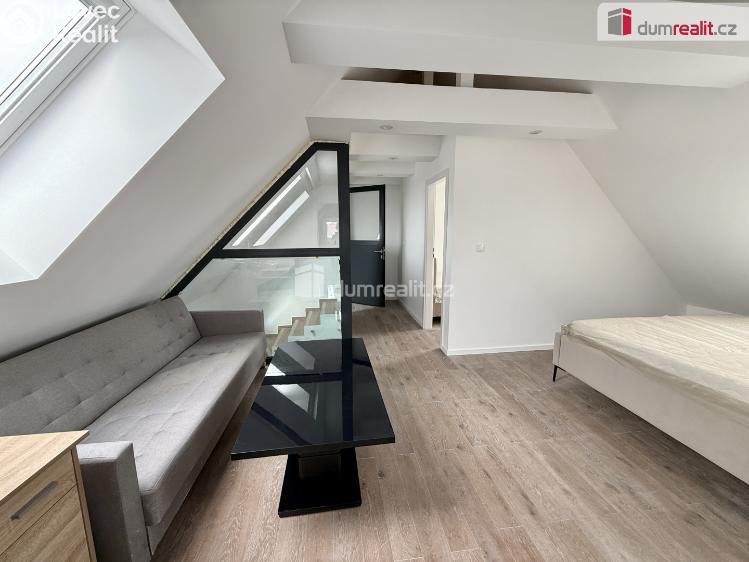 Pronájem bytu 2+1 Velké Přílepy, Dvořákova č. 20