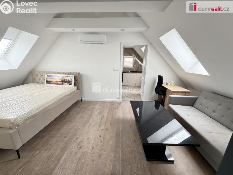 Pronájem bytu 2+1 Velké Přílepy, Dvořákova č. 25