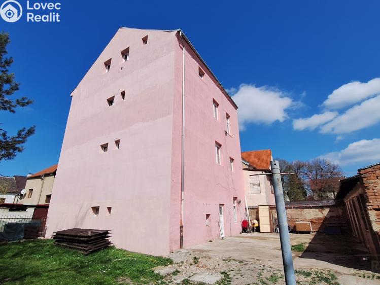 Продажа многоквартирного дома Trmice, U Mlýnského potoka č. 32
