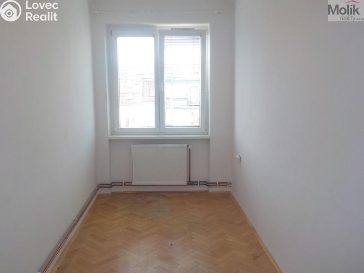 Pronájem bytu 3+1 Teplice, Skupova 1256 č. 8