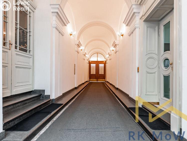 Pronájem garážového stání Praha, Italská č. 2