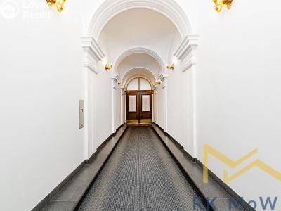 Pronájem garážového stání Praha, Italská č. 3