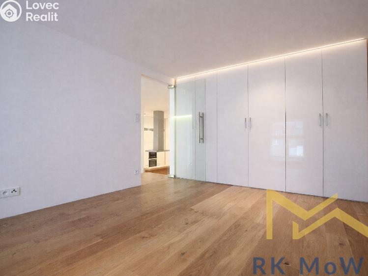 Pronájem bytu 3+KK Praha, Laubova č. 3