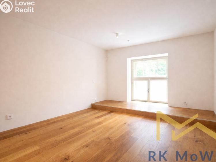 Pronájem bytu 3+KK Praha, Laubova č. 7
