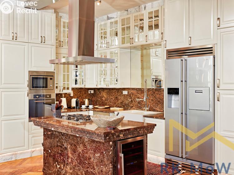 Pronájem bytu 4+KK Praha, Na hrobci č. 1