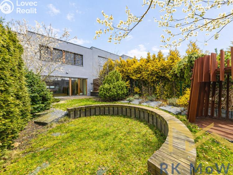 Pronájem rodinného domu Praha, Břežánecká č. 8