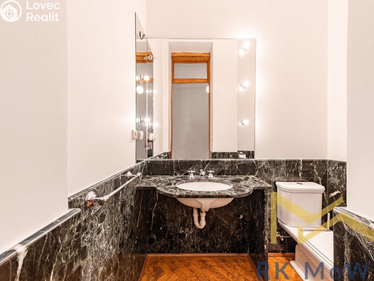 Pronájem bytu 6 a více Praha, Ibsenova č. 8