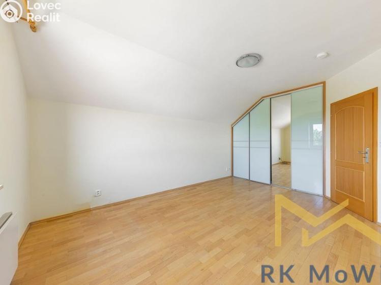 Pronájem rodinného domu Horoměřice, Do Oříšků č. 8