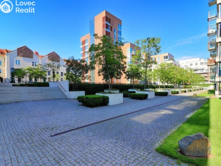 Pronájem bytu 2+KK Praha, Korunní č. 1