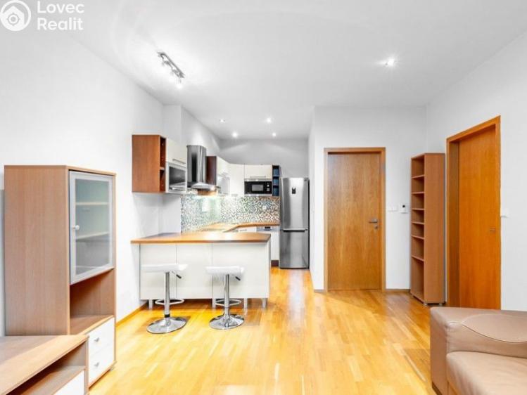 Pronájem bytu 2+KK Praha, Korunní č. 2