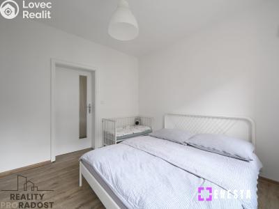 Sale apartment 2+1 Praha, Sečská č. 10