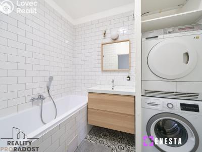Sale apartment 2+1 Praha, Sečská č. 11