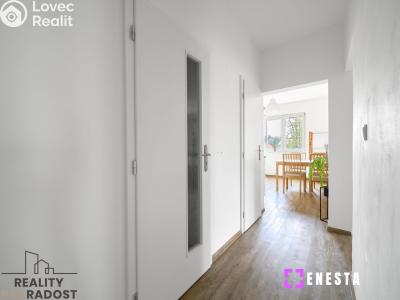 Sale apartment 2+1 Praha, Sečská č. 12
