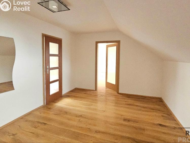 Rent apartment 2+1 Třebotov, Hlavní č. 9