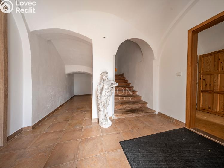 Prodej činžovního domu Všemyslice č. 9