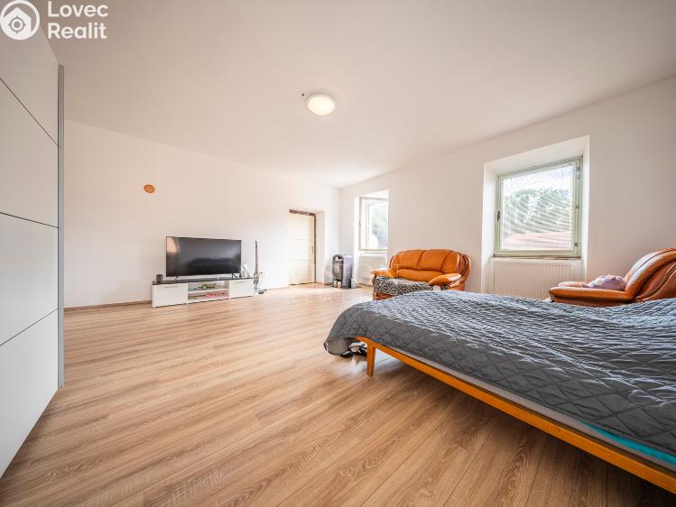 Prodej činžovního domu Všemyslice č. 11