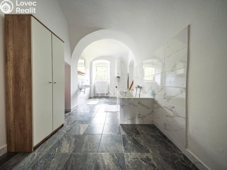 Prodej činžovního domu Všemyslice č. 33