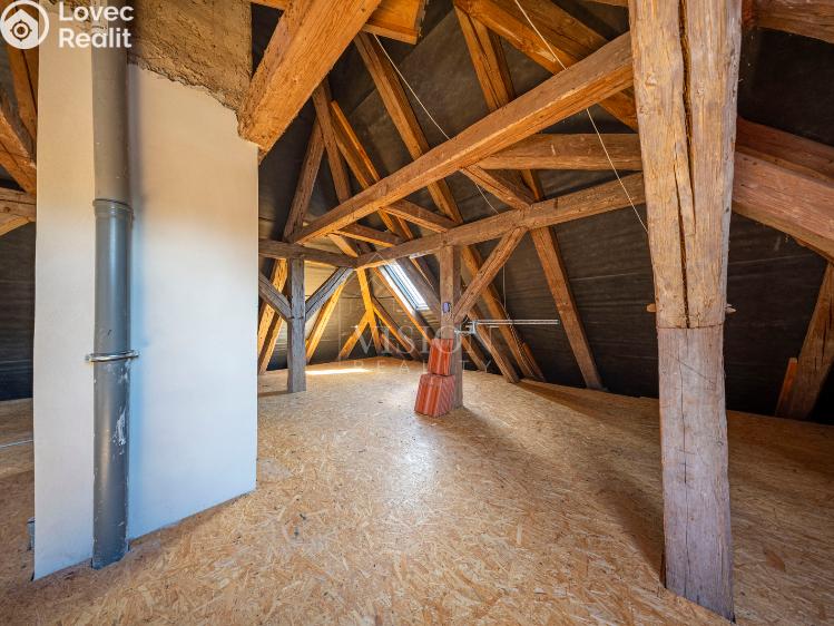 Prodej činžovního domu Všemyslice č. 35