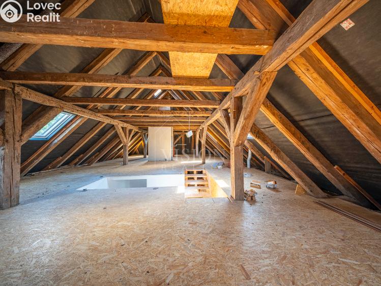 Prodej činžovního domu Všemyslice č. 36