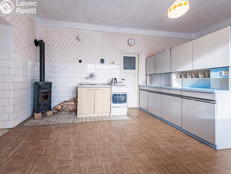 Sale farm Hlasivo č. 7