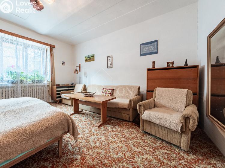 Sale farm Hlasivo č. 10