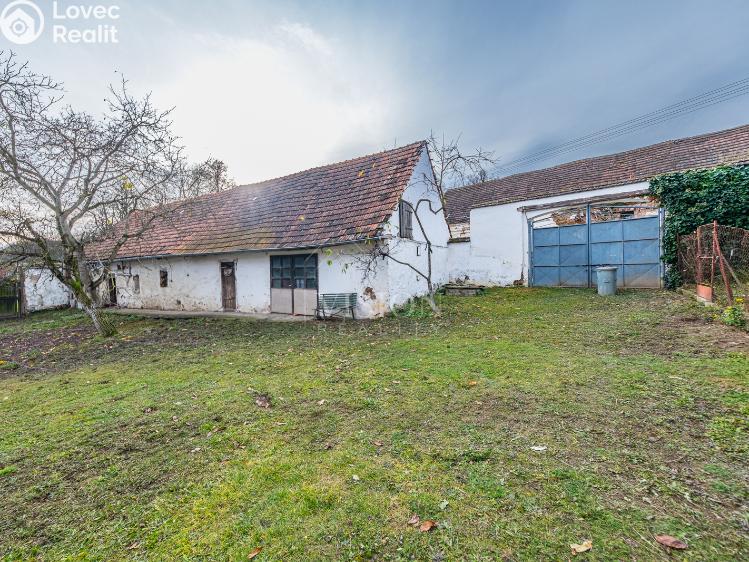 Sale farm Hlasivo č. 16