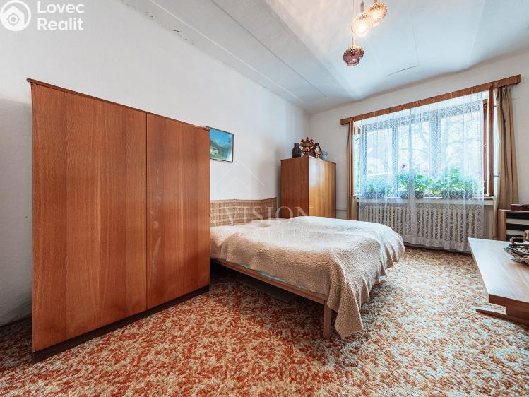 Sale farm Hlasivo č. 33