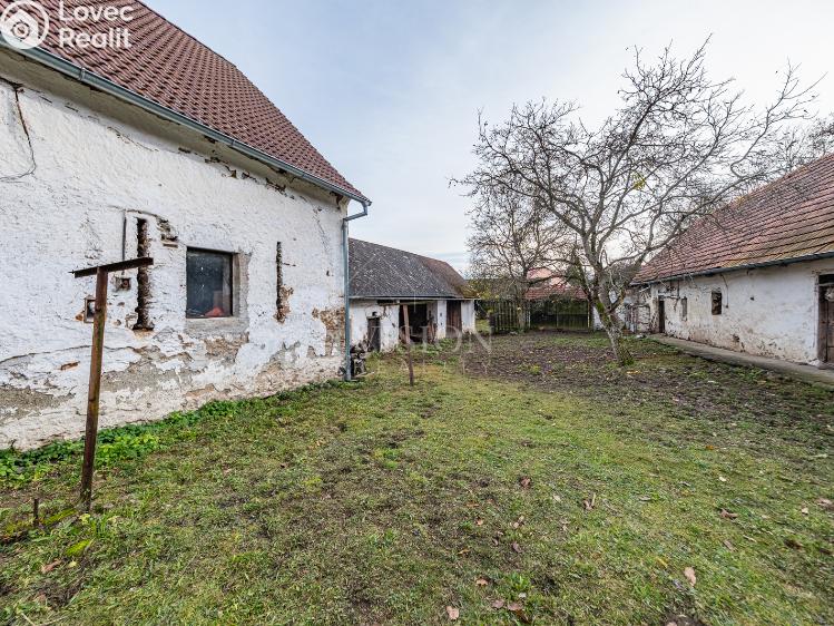 Sale farm Hlasivo č. 34